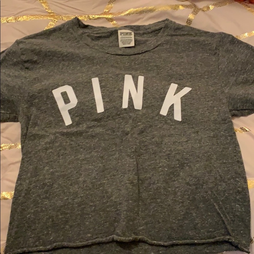 gray tee